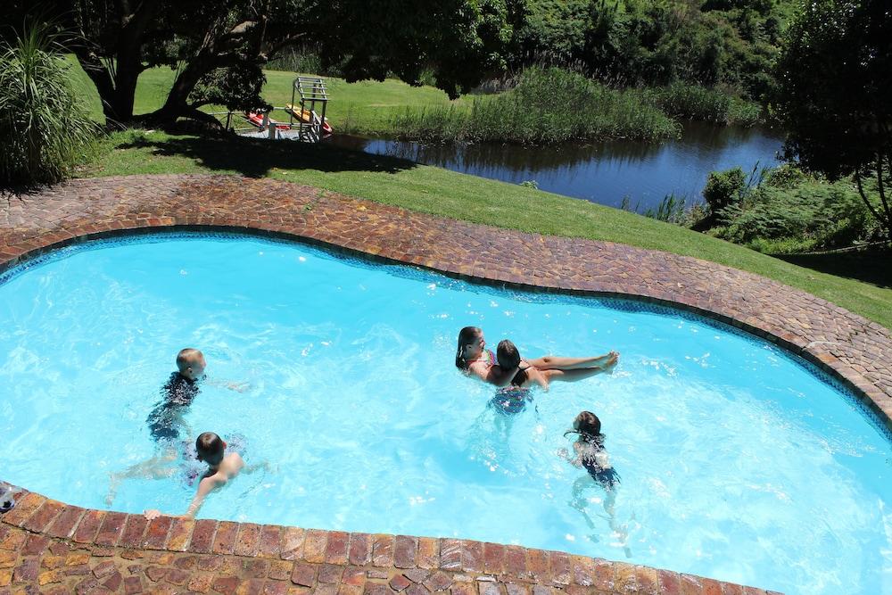 Blackwaters River Lodge, Книсна Екстериор снимка